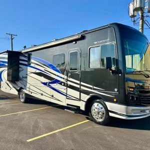 2018 Fleetwood BOUNDER 35K