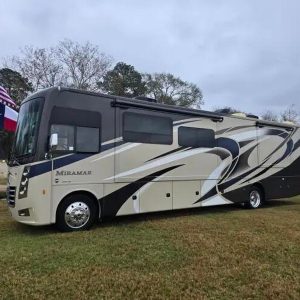 2019 Thor Motor Coach Miramar 37 1