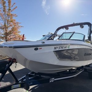 2024 Mastercraft XT Series