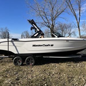 2024 Mastercraft XT25
