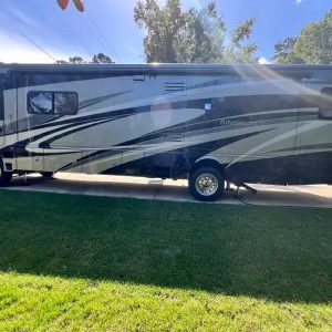 2013 Winnebago ADVENTURER 37F