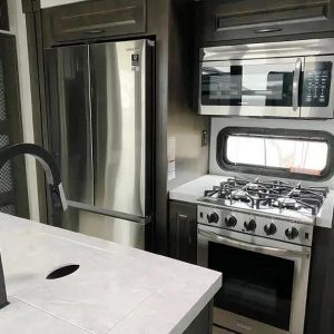 2022 Grand Design MOMENTUM M-CLASS 351MR