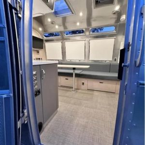 2022 Airstream Globetrotter 30RB TWIN