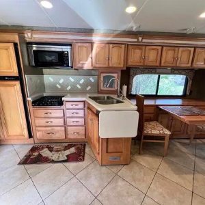 2013 Winnebago ADVENTURER 37F