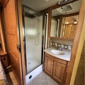 2013 Winnebago ADVENTURER 37F