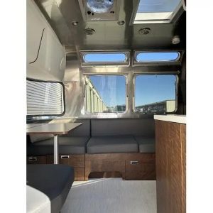 2024 Airstream GLOBETROTTER 27FB TWIN