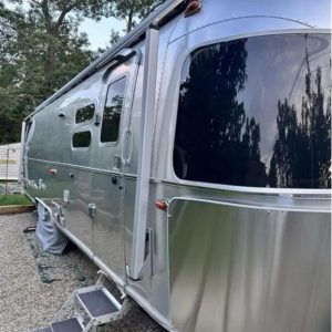 2022 Airstream Globetrotter 30RB TWIN