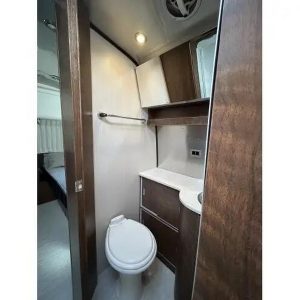 2024 Airstream GLOBETROTTER 27FB TWIN