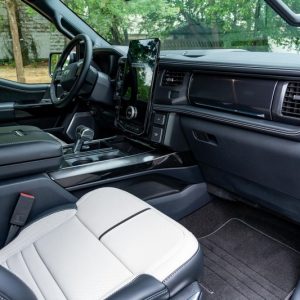 2022 Ford F-150 Lightning Platinum