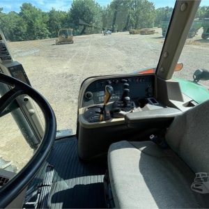 2005 JOHN DEERE 7820