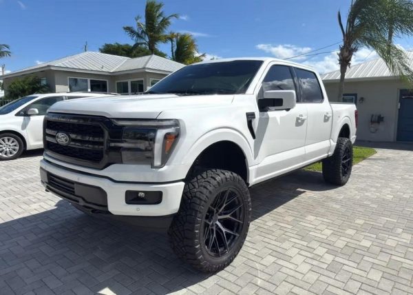 2025 Ford F-150 Lariat 5.0L