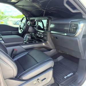 2025 Ford F-150 Lariat 5.0L