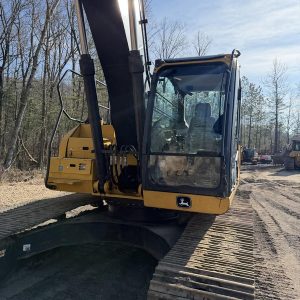 2019 DEERE Excavators 250G LC