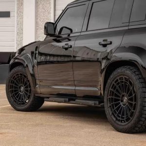 2025 Land Rover Defender 130 V8