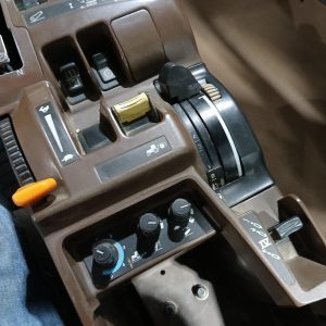 2002 JOHN DEERE Tractors 8420