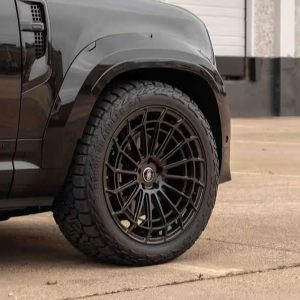 2025 Land Rover Defender 130 V8